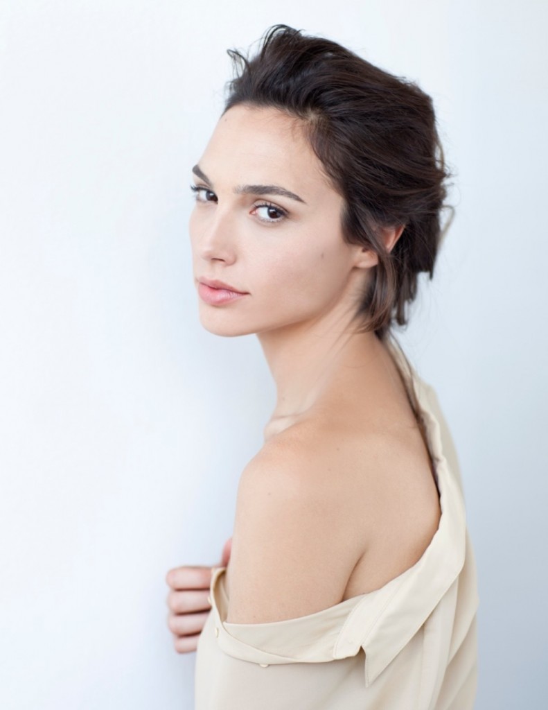Gal-Gadot-Named-The-New-Face-of-Gucci-Bamboo-fragrance2-1020x1321