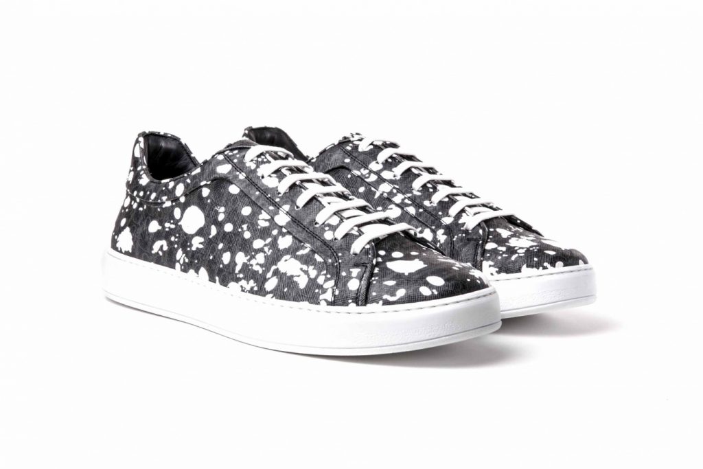 02_slideshow_dh_sneakers_spring2017