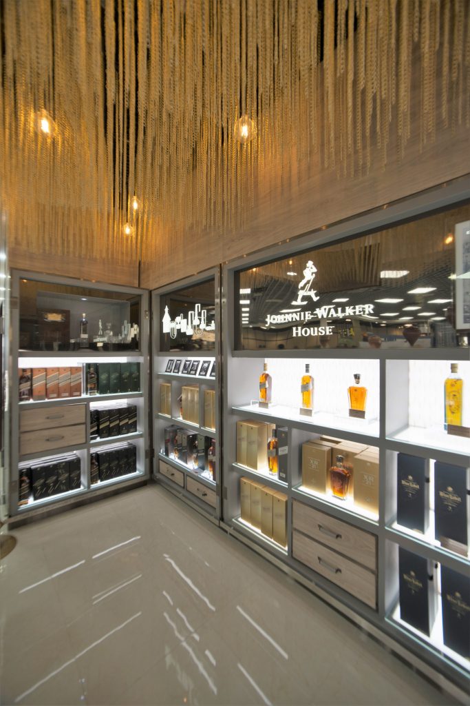 diageo-global-travel-opens-the-first-permanent-johnnie-walker-house-in-the-middle-east-with-new-opening-in-bahrain-duty-free-4