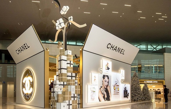 Chanel soaks up the sun with new Les Beiges Summer 2022 makeup