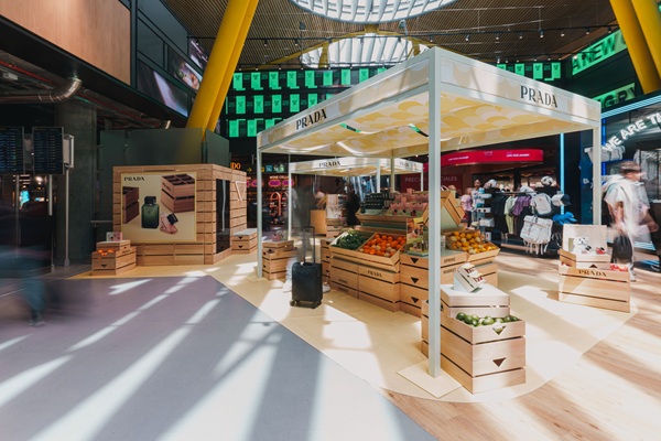 PRADA Beauty’s Spring Market opens in the heart of Madrid airport